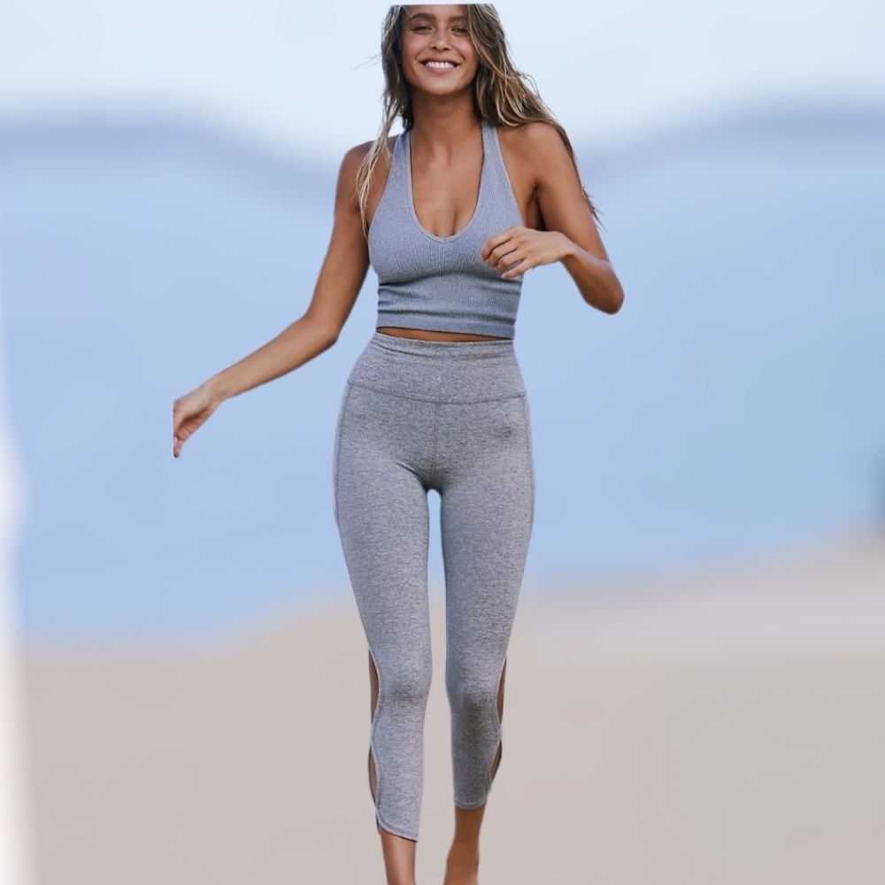 Free People Movement high rise 3/4 infinity leggings size M